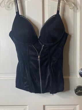 ❌SOLD
Black Corset Top w/ Zipper Front & Studded Straps